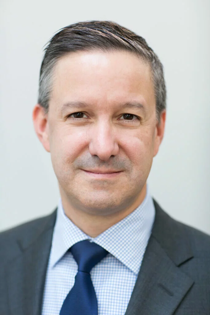  2020/10/Selingo_Jeffrey300-e1715652704634.jpg 